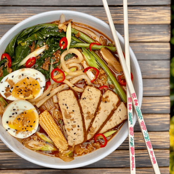 Udon Noodles with Spicy Gochujang Soup