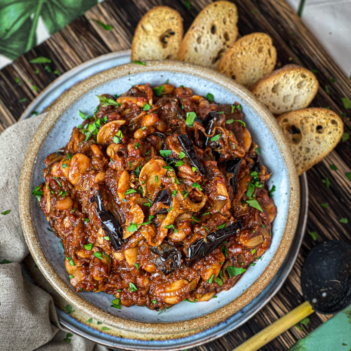 Garlicky Tamarind Aubergine With Butterbeans
